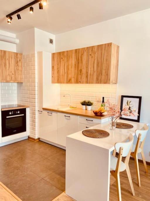 Spacious,Stylish And Comfortable 2 Room Apartment With Million Dollar View วอร์ซอ ภายนอก รูปภาพ